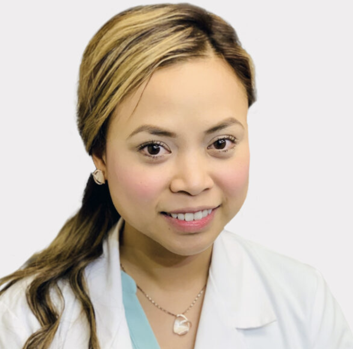 Pauli Gonzales, NP